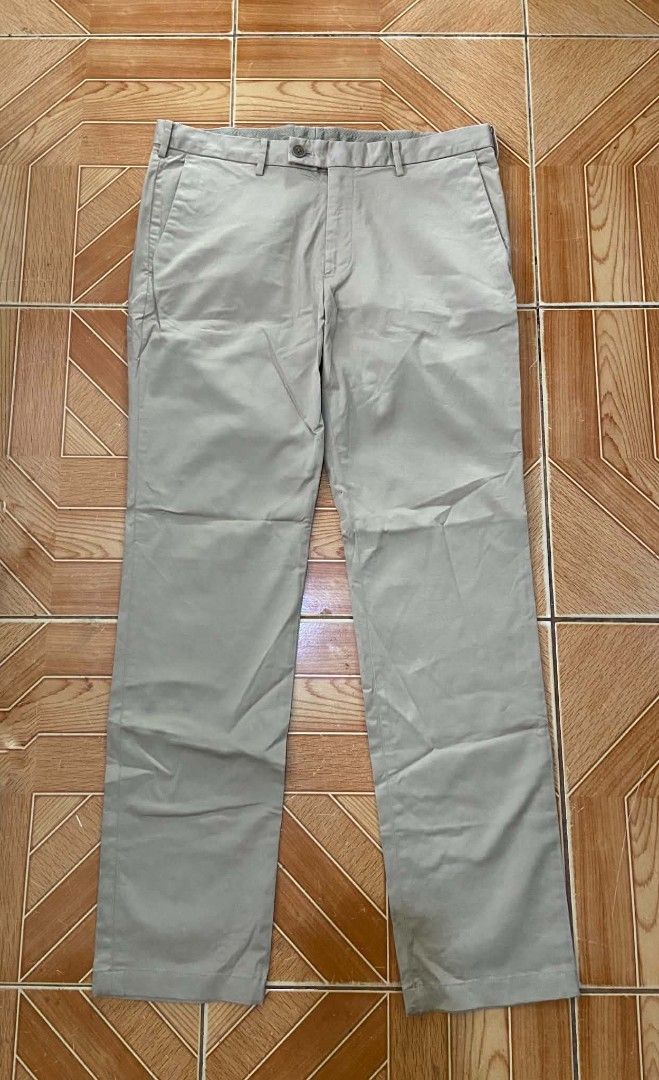 Uniqlo Trousers "Khaki" (Category: Trousers) located in Paranaque City. Submitted by jnthn.c (Listing ID 1464235853, Image 1). Description: Uniqlo Trousers "Khaki" Actual Size: 36 x 42 No Issue, Need Wash.