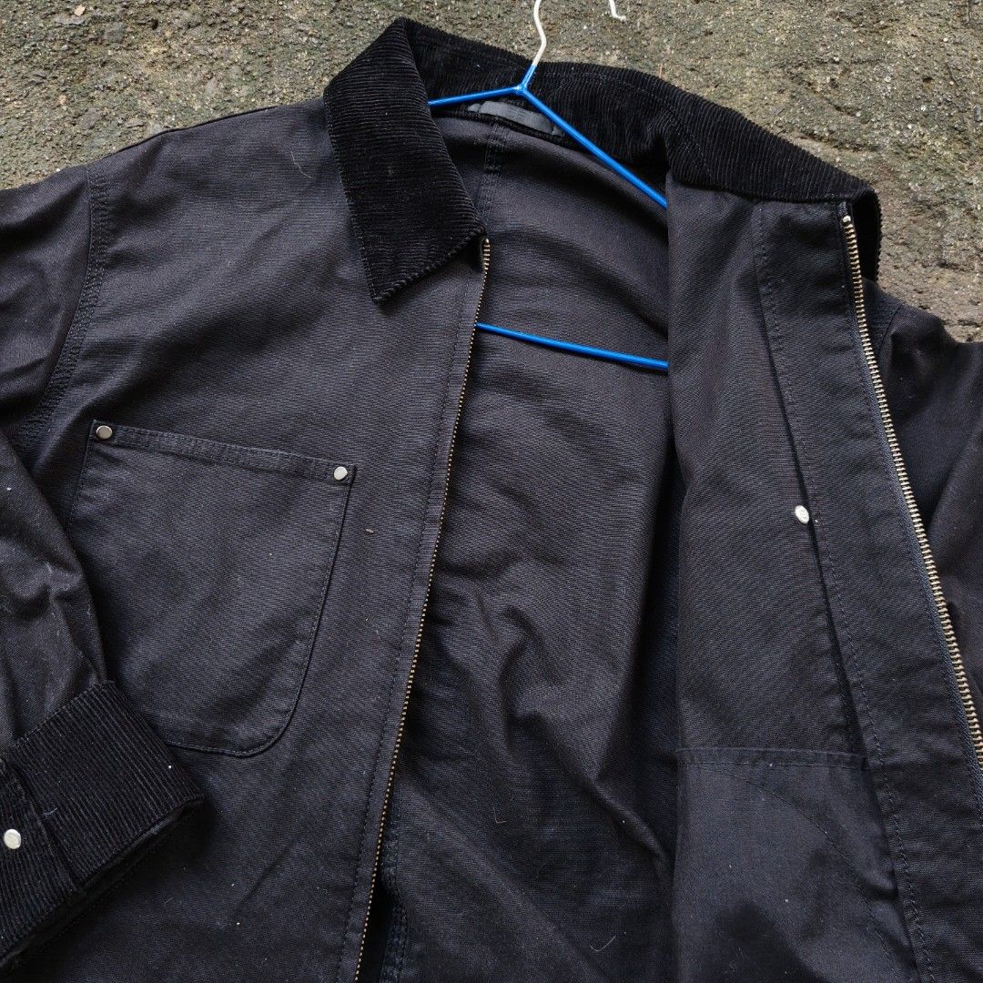 UNIQLO ZIP UP SHORT JACKET (Category: Coats, Jackets and Outerwear) located in Las Pinas. Submitted by omakimushroom (Listing ID 1464162236, Image 3). Description: FOR SALE ZIP UP SHORT JACKET Size small (Women) Mint condition! No issues. 10/10 color rate RFS: No longer in use. Barely used 2000 pesos Location: Las Piñas Metro Manila Pay first JNT, Lalamove, Pickup sa bahay.