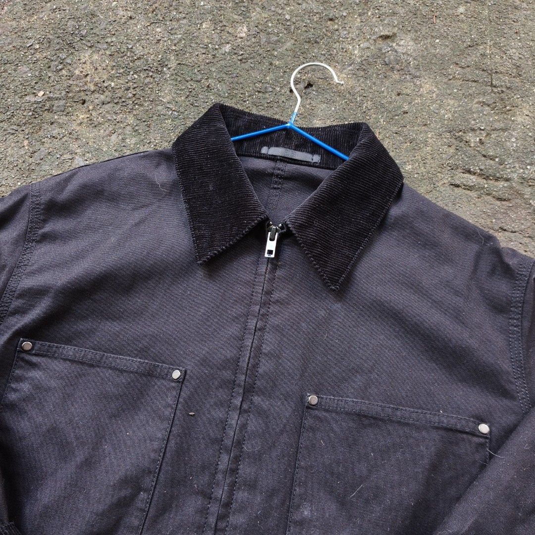 UNIQLO ZIP UP SHORT JACKET (Category: Coats, Jackets and Outerwear) located in Las Pinas. Submitted by omakimushroom (Listing ID 1464162236, Image 2). Description: FOR SALE ZIP UP SHORT JACKET Size small (Women) Mint condition! No issues. 10/10 color rate RFS: No longer in use. Barely used 2000 pesos Location: Las Piñas Metro Manila Pay first JNT, Lalamove, Pickup sa bahay.