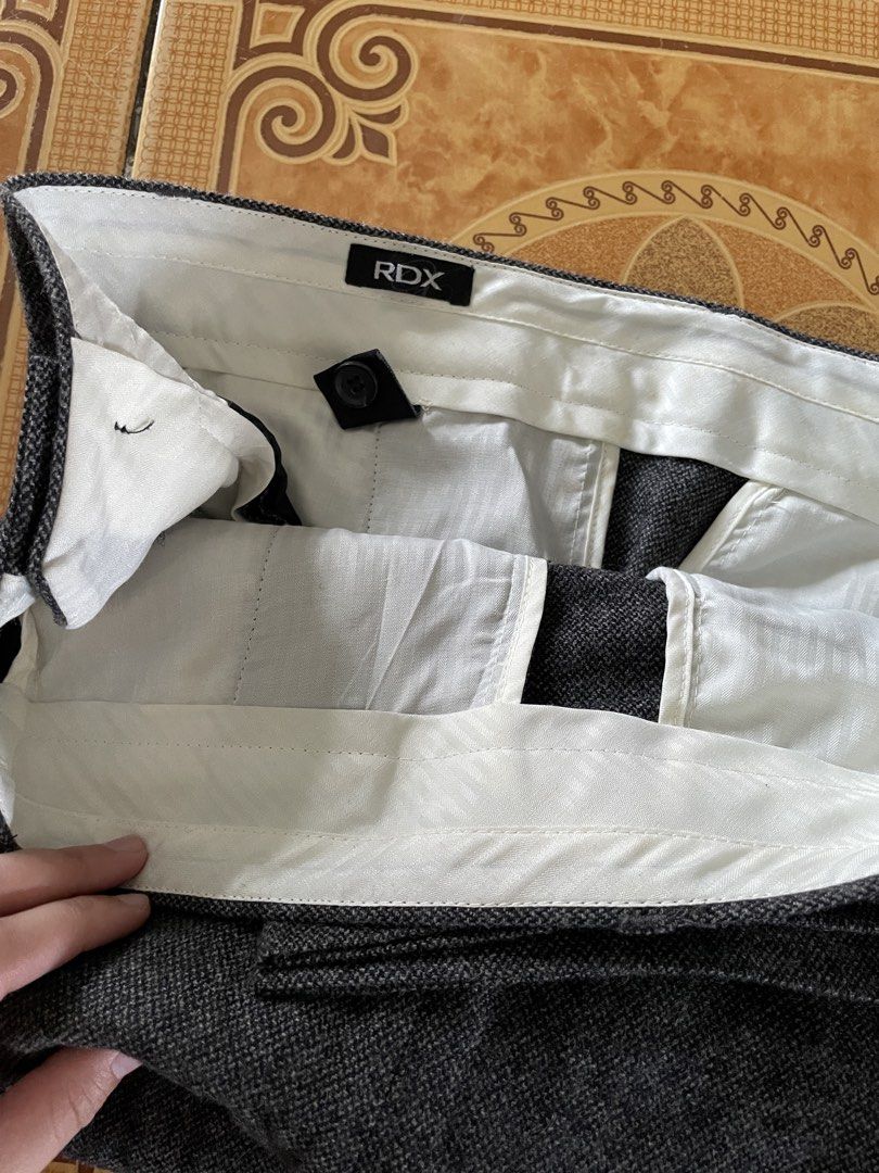 Unisex branded pants (Category: Other Bottoms) located in Manila. Submitted by peansandtobs (Listing ID 1464236193, Image 3). Description: 600 each diff branded pants Size L-XL.
