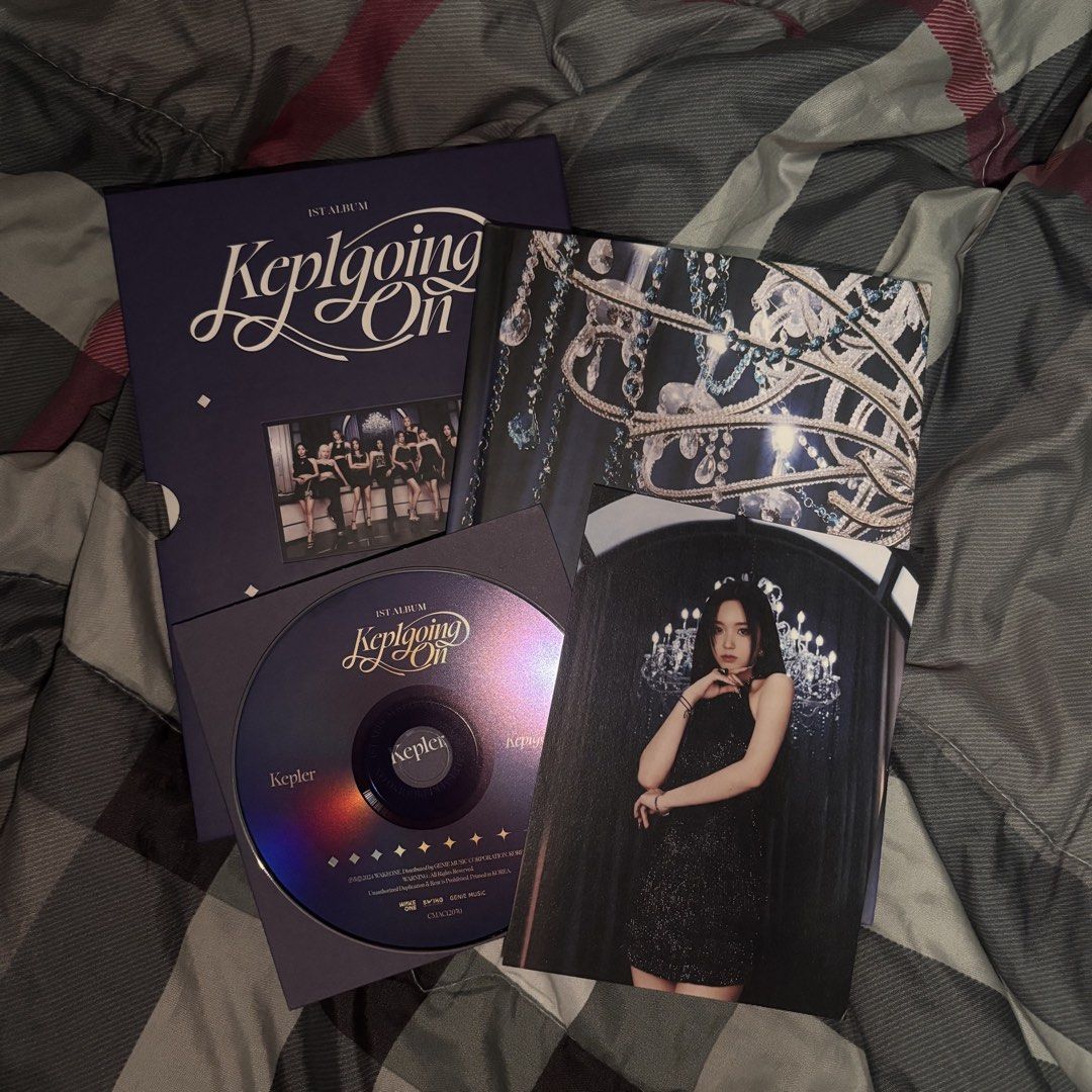 Unsealed kpop album (Category: K-Wave Merchandise) located in Agdangan. Submitted by enbuy.355 (Listing ID 1464180690, Image 2). Description: 250 per album.