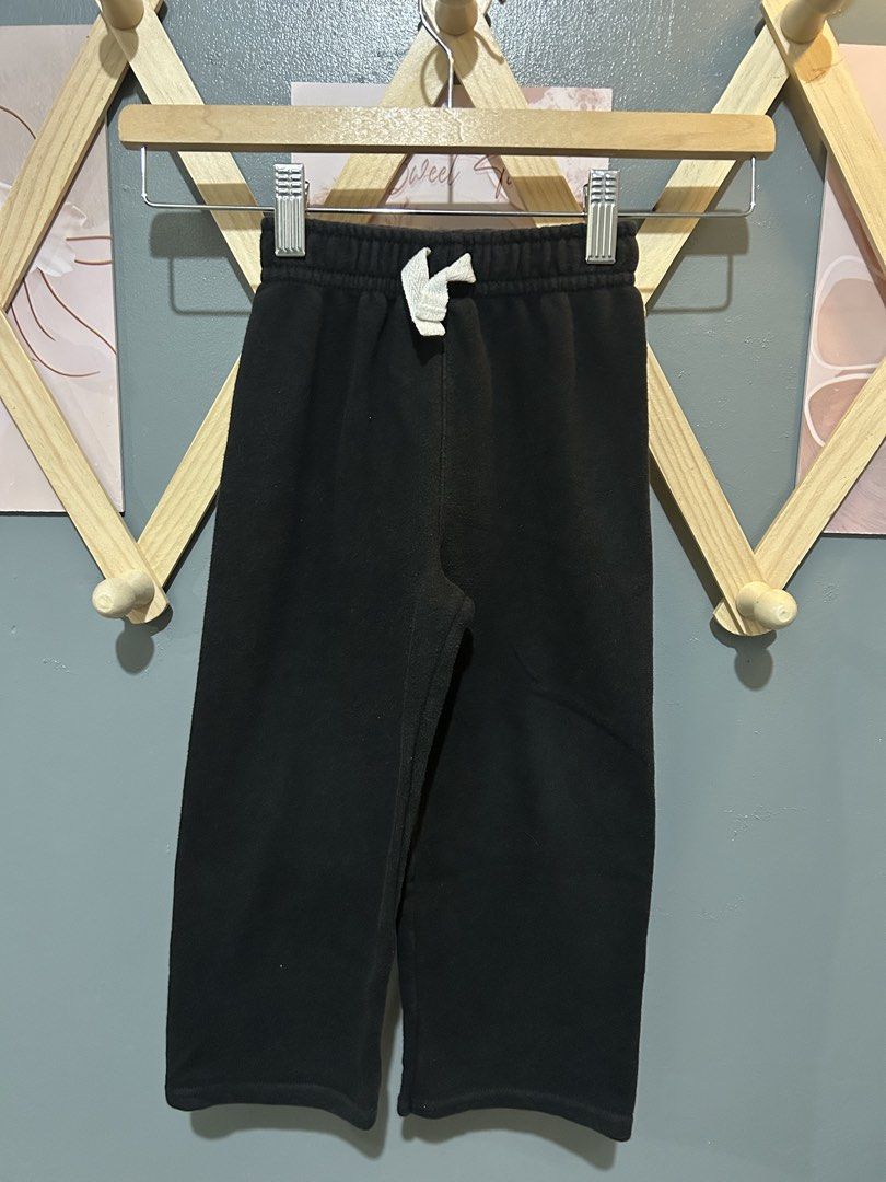 US brand cotton sweat pants (Category: Babies & Kids Fashion) located in San Jose. Submitted by abbsc. (Listing ID 1464247246, Image 1). Description: Like new condition. Garterize and functional drawstring. 3T on tag.