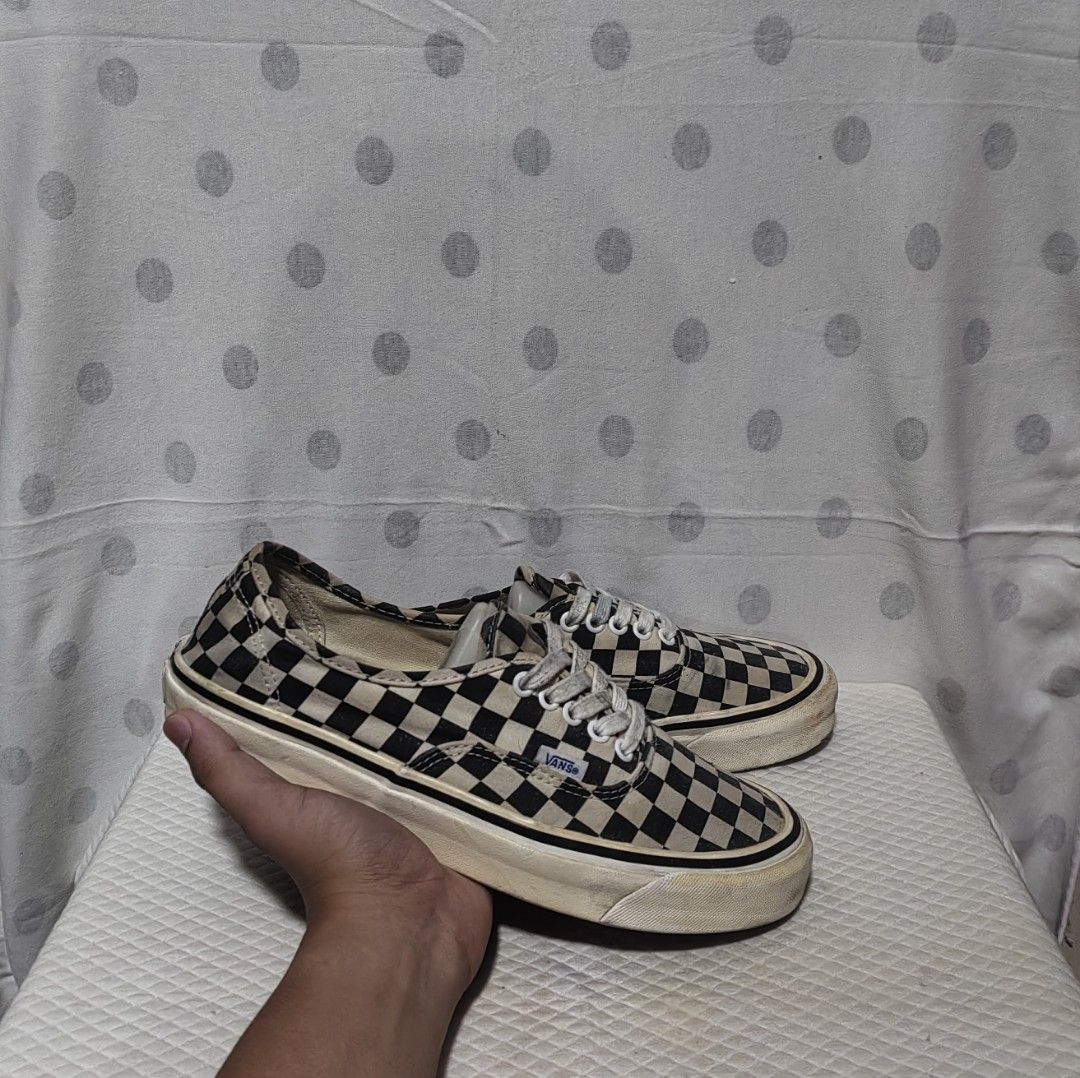 VANS AUTHENTIC CHECKERBOARD (Category: Sneakers) located in Manila. Submitted by talensjolo10233 (Listing ID 1464296276, Image 1). Description: .