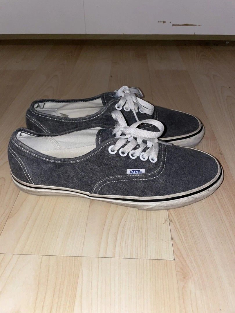 Vans Authentic Grey Canvas Sneakers (Category: Sneakers) located in Lupao. Submitted by selahthriftedclothing (Listing ID 1464270759, Image 1). Description: - Classic grey Vans Authentic sneakers - Low-top canvas design - White laces - White rubber sole with black stripe detail - Ideal for everyday wear.