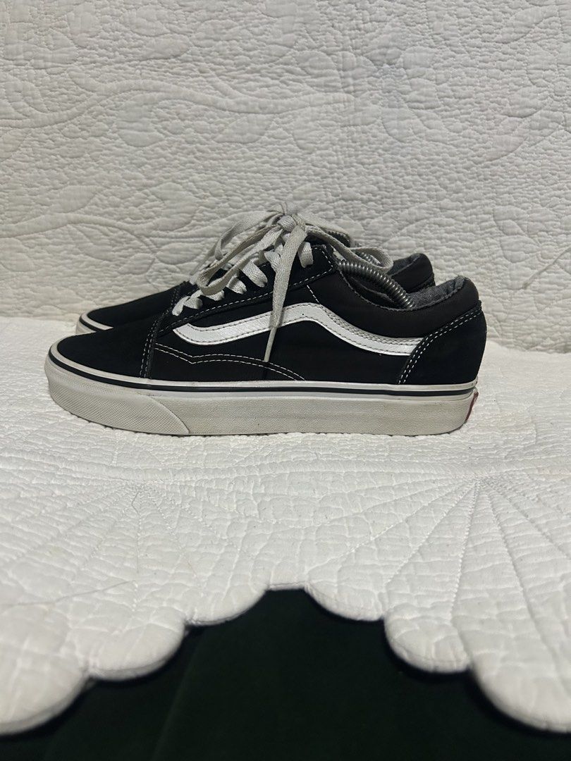 Vans Old Skool Black White Sneakers US 5.5W (Category: Sneakers) located in Malaybalay. Submitted by thrifturessential (Listing ID 1464277236, Image 2). Description: - Classic Vans Old Skool sneakers - Color: Black and White - Size: US 5.5W (EUR 37, 23.5CM) - Condition: Good overall, with noted sock liner wear - Ideal for everyday wear.