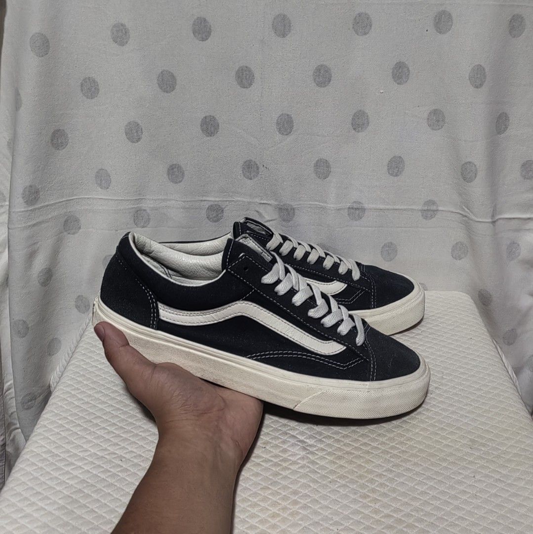 VANS OLD SKOOL NAVY BLUR (Category: Sneakers) located in Manila. Submitted by talensjolo10233 (Listing ID 1464296446, Image 1). Description: .