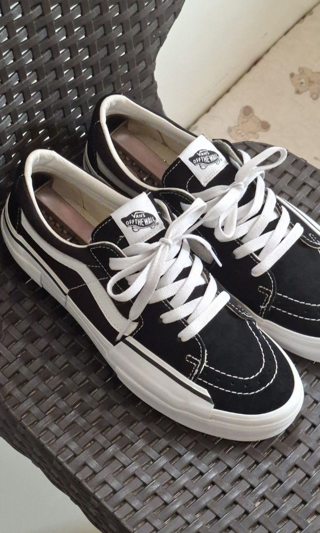 Vans Old skool Reconstruct (Category: Sneakers) located in Manila. Submitted by jacobpablorams (Listing ID 1464158683, Image 1). Description: For sale pre owned Vans old skool Reconstruct size US9 mens 💯% original nabili ko sa wallmart Usa no box npo No🚫Issues Good As new pa!✅️ 2,699 php only location📍 bulacan bulakan.