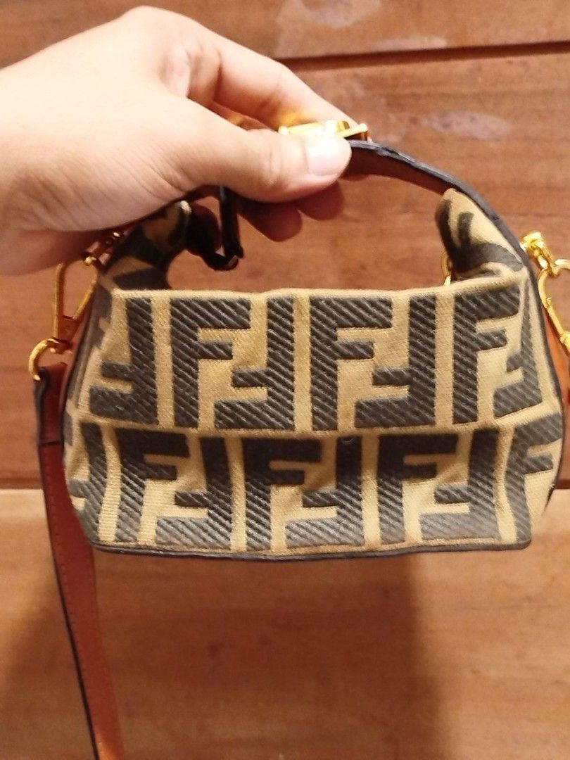 Vinatage Fendi Zucca mini (Category: Cross-body Bags) located in Marikina City. Submitted by jecccc (Listing ID 1464237270, Image 2). Description: thrifted item Vintage Fendi Zucca mini used but not abuse buy at your own Risk.