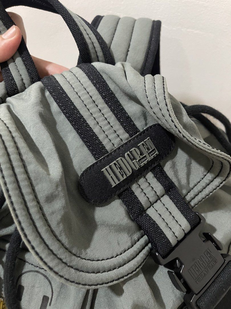 Vintage Hedgren Urban Gear Backpack (Category: Backpacks) located in Teresa. Submitted by savvyonbranded (Listing ID 1464347736, Image 3). Description: 13 x 11 x 5 inches In mark on the back panel.
