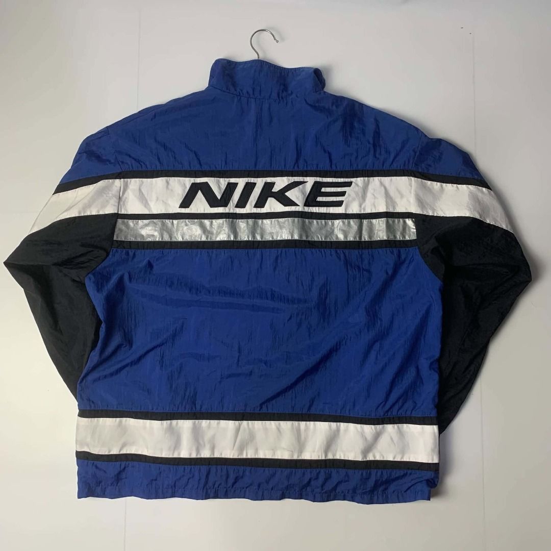 Vintage Nike 90s Windbreaker (Category: Coats, Jackets and Outerwear) located in Quezon City. Submitted by nikolins (Listing ID 1459710883, Image 2). Description: Size: XL 25.5 W × 28 L Issue: none.