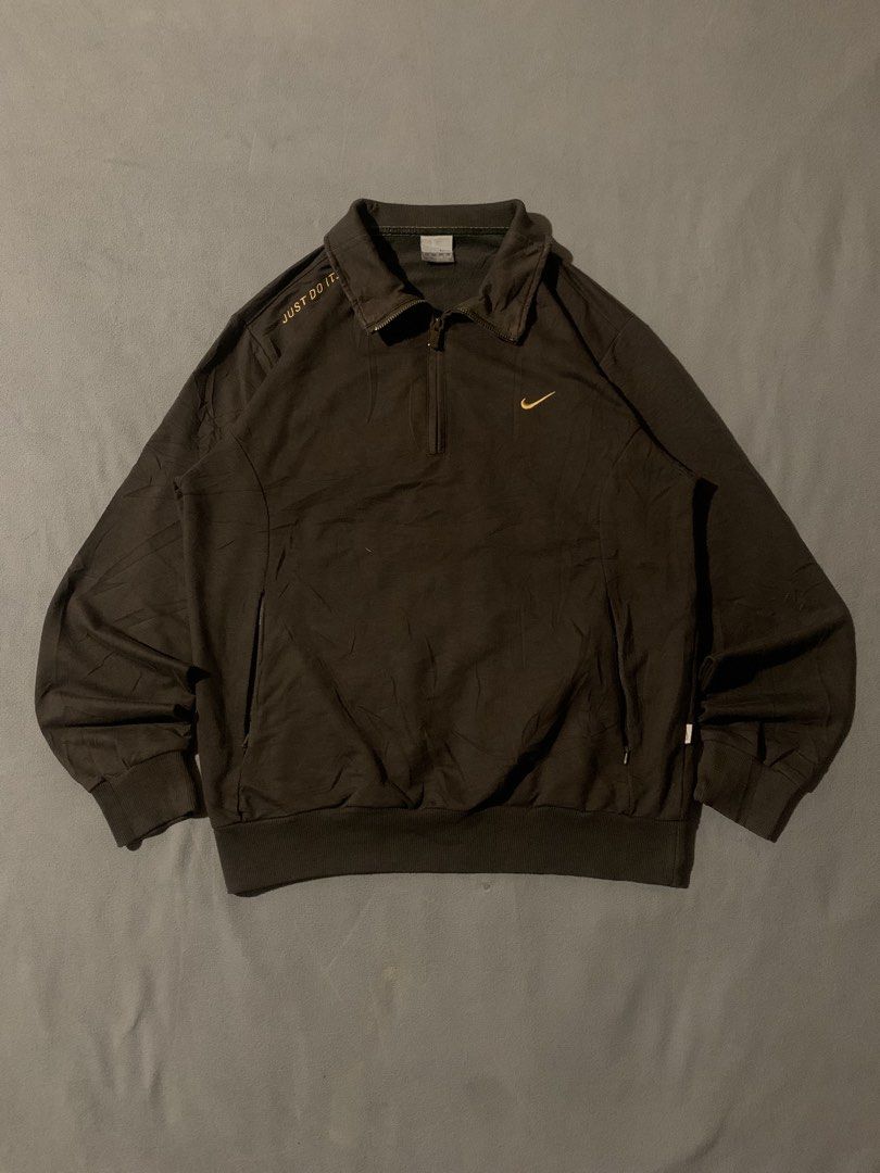 VINTAGE NIKE QUARTER ZIP (Category: Tshirts & Polo Shirts ) located in Cavite. Submitted by thrift_2find (Listing ID 1464338634, Image 1). Description: 1 small stain .