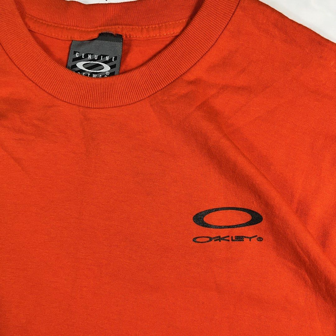 Vintage Oakley (Category: Activewear) located in Iloilo. Submitted by profitpicks (Listing ID 1464326478, Image 3). Description: .