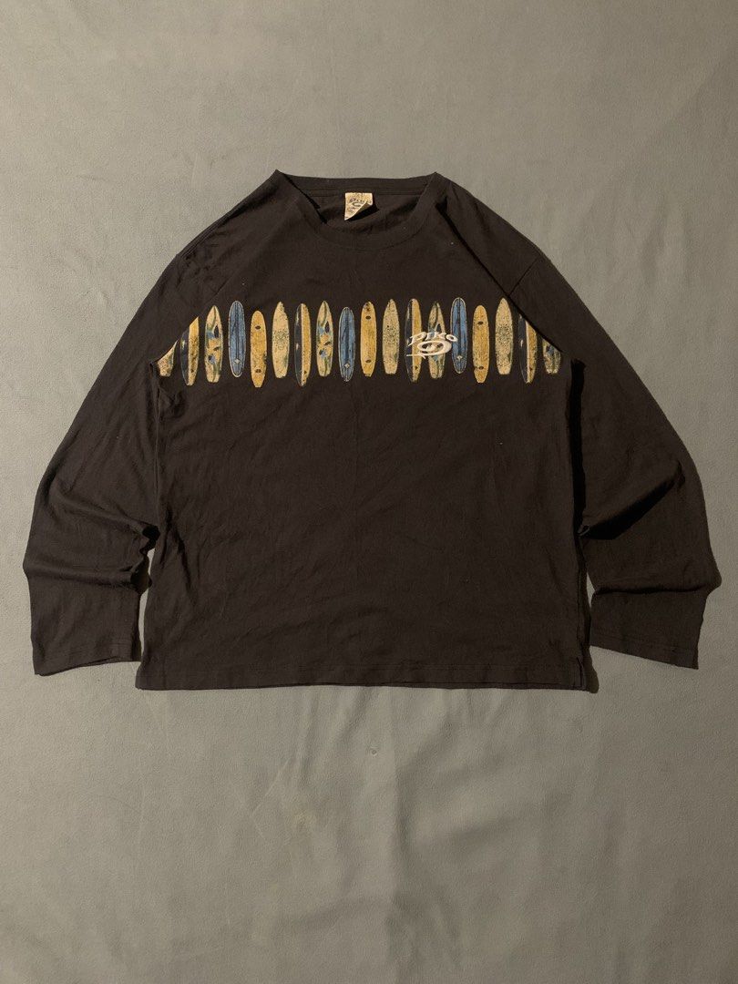 VINTAGE PIKO LONGSLEEVE (Category: Hoodies) located in Cavite. Submitted by thrift_2find (Listing ID 1464338998, Image 1). Description: no issue.
