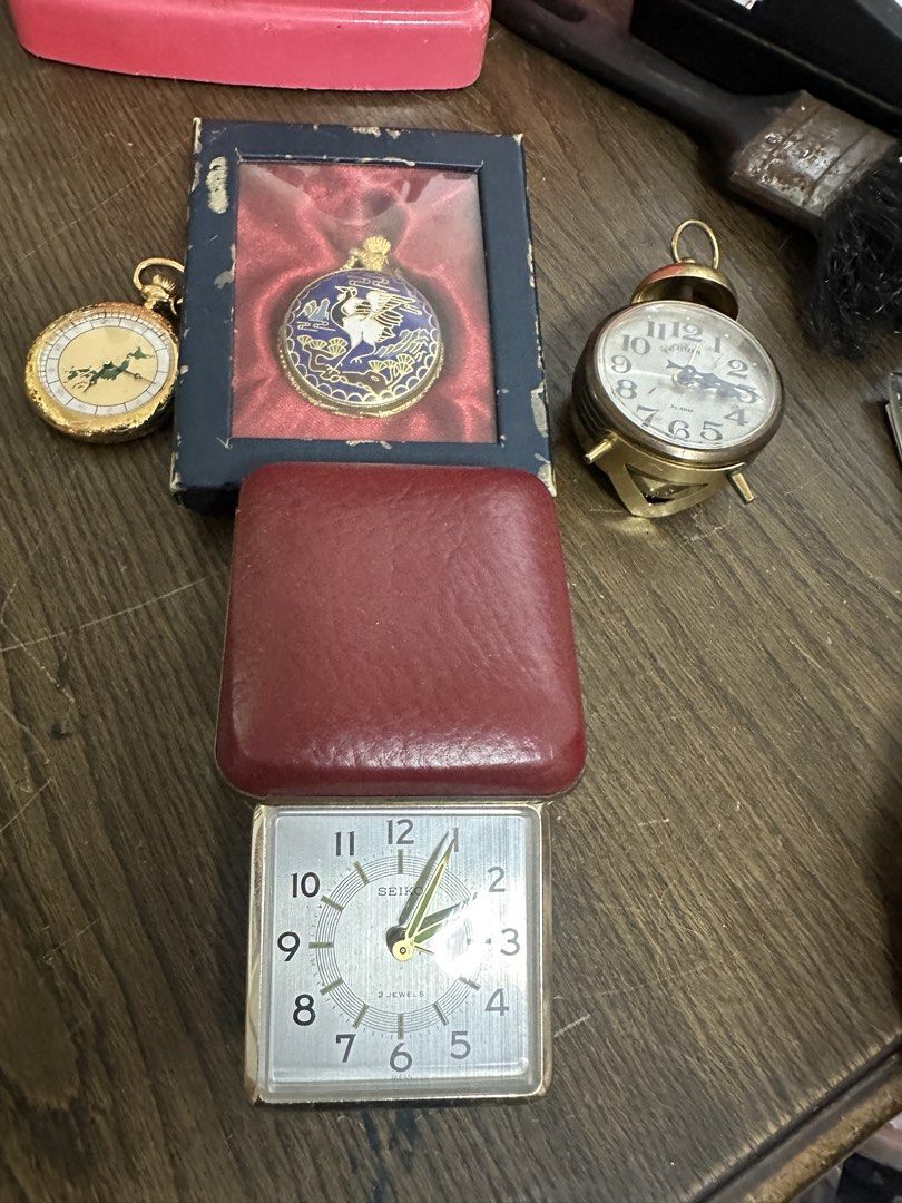 Vintage Pocket Clock (take all) (Category: Luxury Watches) located in Rodriguez. Submitted by pwestoonlinestore (Listing ID 1464239854, Image 1). Description: .
