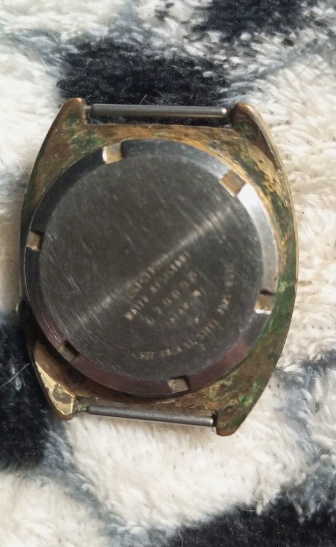 Vintage Seiko Automatic 17 Jewels (Category: Men's Watches) located in Navotas City. Submitted by ruffus_bns (Listing ID 1464257872, Image 3). Description: FS. Vintage Seiko Automatic 17 Jewels (Men) & Seiko Quartz for women, Navotas - Malabon city Both for 1800.