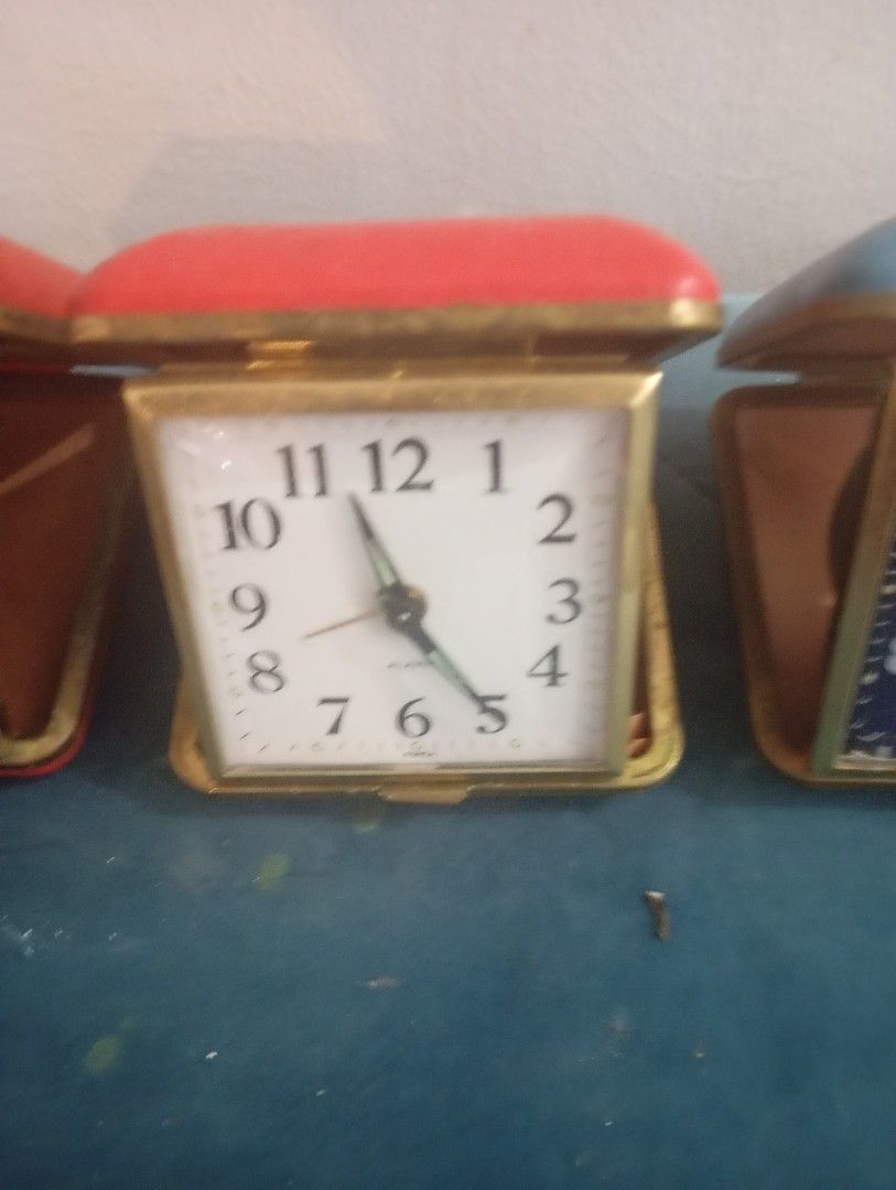 Vintage travel winding clocks (Category: Clocks) located in Las Pinas. Submitted by the_recycle_shop (Listing ID 1464154705, Image 3). Description: Selling as set 1200 Working condition.