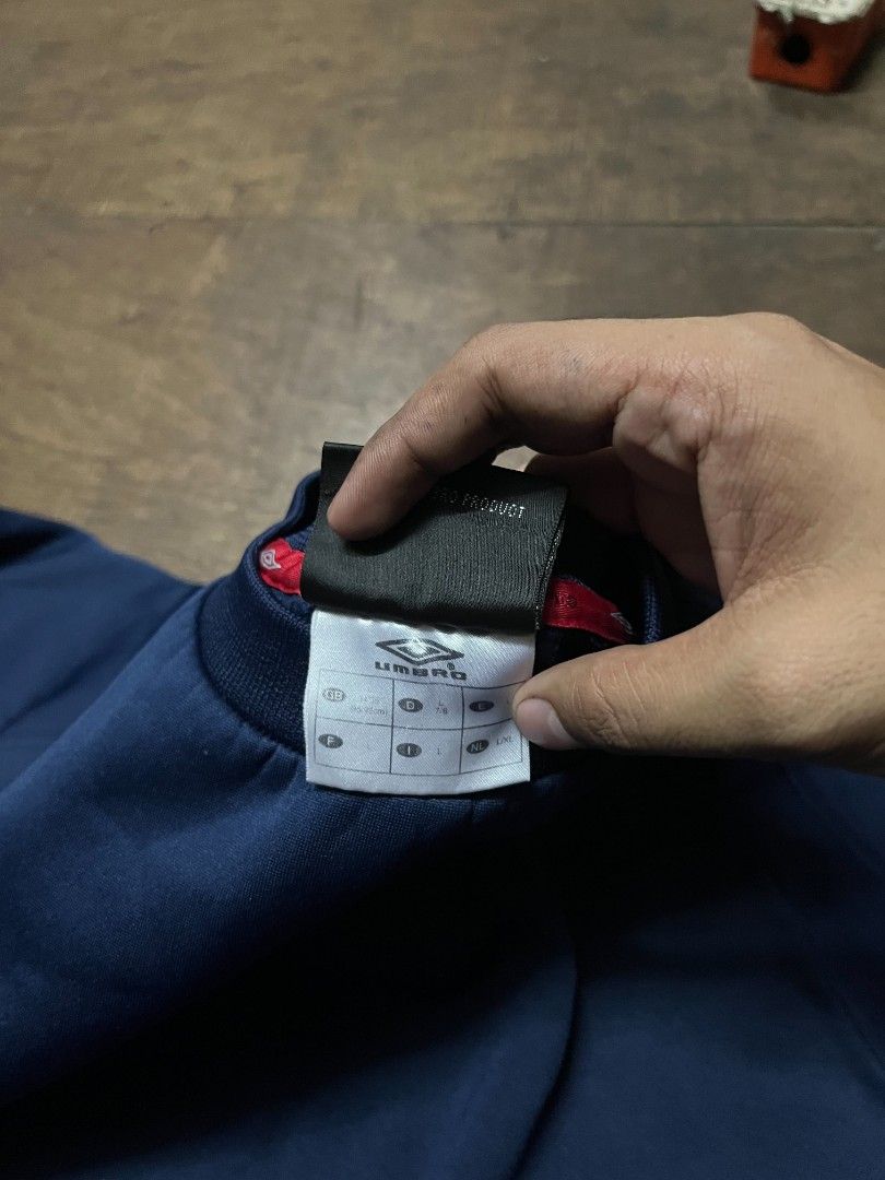 Vintage Umbro Crewneck Sweatshirt (Category: Coats, Jackets and Outerwear) located in Manila. Submitted by montillano25396 (Listing ID 1464312115, Image 2). Description: Vintage Umbro Crewneck Sweatshirt Size: Large Good Condition✨..