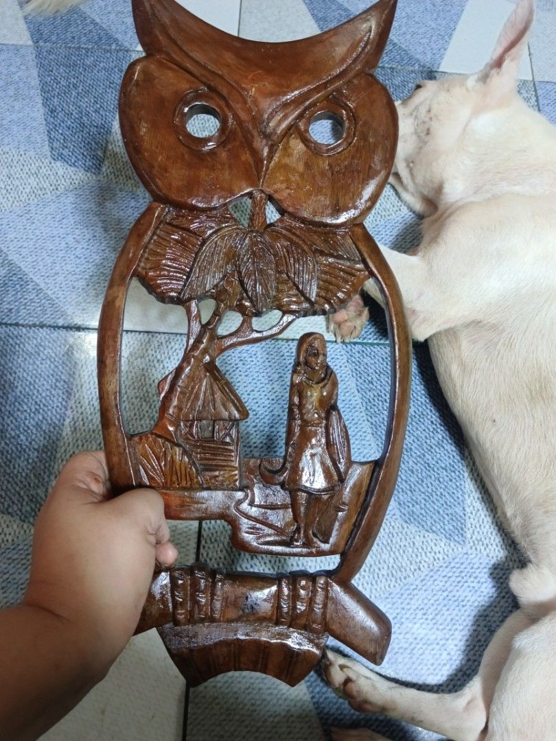 Vintage Wooden Display (Category: Wall Decor) located in Mandaluyong City. Submitted by theforgottentreasures (Listing ID 1464220225, Image 3). Description: 1500 pesos!!! 📌 Vintage Wooden Display 16 ½ inches tall made of wood what you see is what you get.
