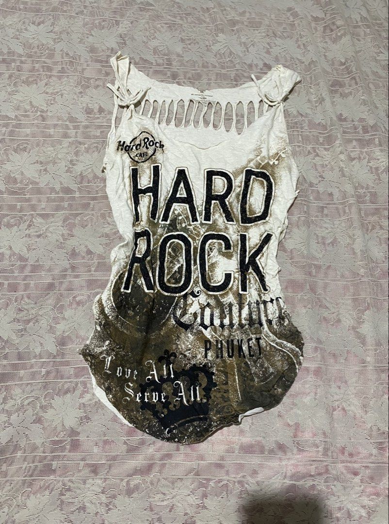 VINTAGE y2k Hard Rock (Category: Sleeveless) located in Leganes. Submitted by ladyschoice_ (Listing ID 1464259782, Image 1). Description: .