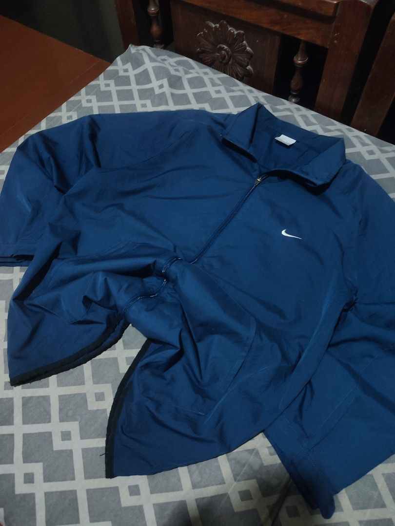 Vintage Y2k nike Windbreaker (2) (Category: Coats, Jackets and Outerwear) located in Taguig. Submitted by thriftedtaguig07 (Listing ID 1464300709, Image 2). Description: Vintage Nike y2k windbreaker 22x28 (XL on Tag) No issues 9/10 Color Rate Color may Vary due to lighting!!💡 Very Good Condition!! Mine:699+SF🏷️.