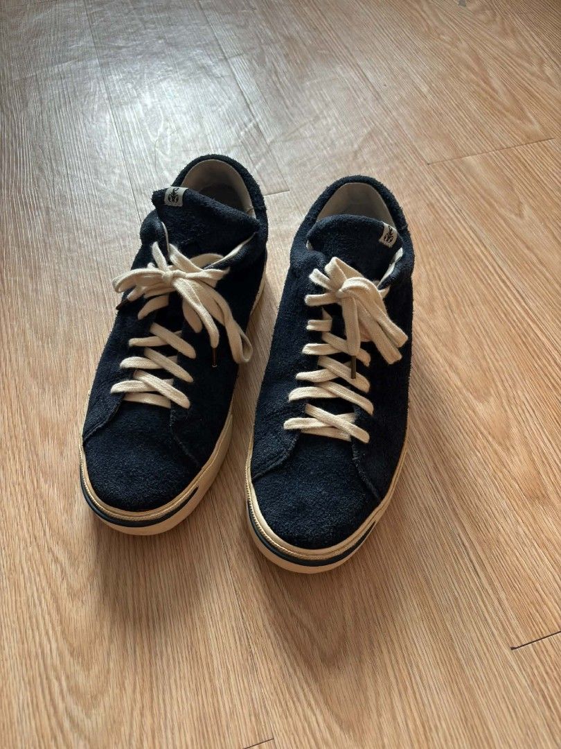 Visvim x Sophnet Foley Lo Sneakers (Category: Sneakers) located in Alegria. Submitted by gems07 (Listing ID 1464225816, Image 1). Description: - Visvim x Sophnet Foley Lo Sneakers - Cream lace-up style - Comfortable for everyday wear - Size: US 8 - Please check photos for detailed condition.