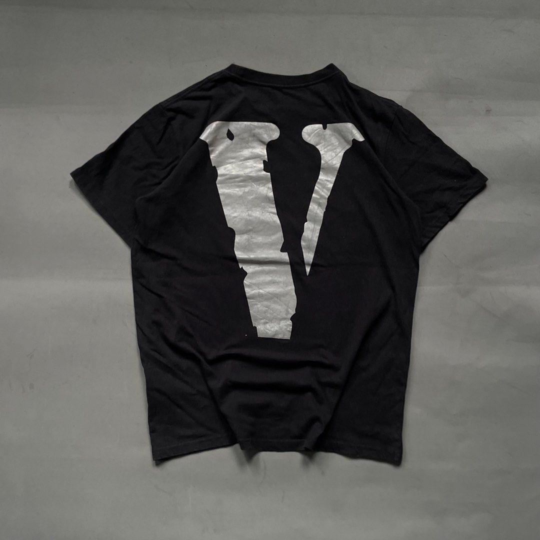 VLONE REFLECTORIZE (Category: Tshirts & Polo Shirts ) located in Liloan. Submitted by retro_ken_finds (Listing ID 1464154560, Image 1). Description: 🔻Details🔻 VLONE REFLECTORIZE 📐𝐌𝐞𝐚𝐬𝐮𝐫𝐞𝐦𝐞𝐧𝐭 ( 𝒊𝒏 𝒊𝒏𝒄𝒉𝒆𝒔 ) ᴡɪᴅᴛʜ: 21 | ʟᴇɴɢᴛʜ: 28.5 • ᴄᴏɴᴅɪᴛɪᴏɴ: 9/10 • ᴄᴏʟᴏʀ ʀᴀᴛᴇ: 9/10 _______________________________ 🅼🅸🅽🅴: 400 _______________________________ ⚠️ 𝑷𝒂𝒚𝒎𝒆𝒏𝒕 𝒇𝒊𝒓𝒔𝒕 /𝑵𝒐 𝑪𝑶𝑫 /+𝑺𝒉𝒊𝒑𝒑𝒊𝒏𝒈 ⚠️ 𝑵𝒐 𝒅𝒆𝒍𝒆𝒕𝒊𝒏
