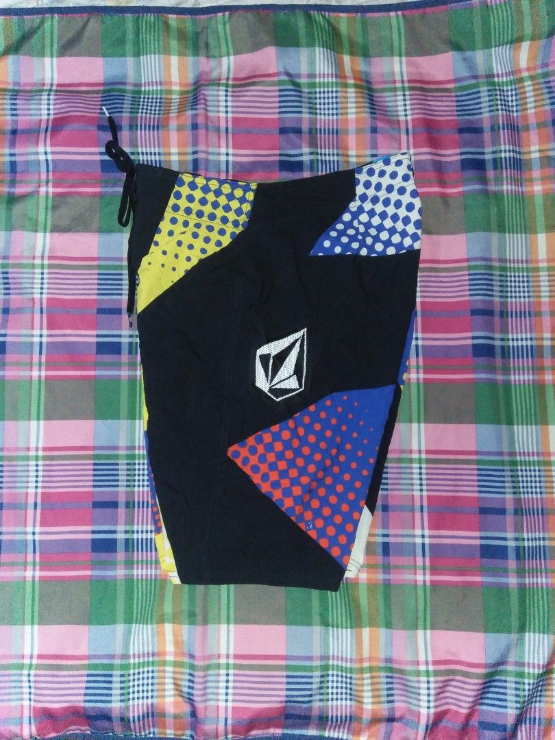 VOLCOM BOARD SHORT 4WAY STRETCH (Category: Swim Trunks & Board Shorts) located in Cebu City. Submitted by imbapicker (Listing ID 1464354631, Image 2). Description: VOLCOM BOARD SHORT 4WAY STRETCH WAISTLINE 32-33" LENGTH 22" EXCELLENT CONDITION NO ISSUE 750 +SHIPP DM IF INTERESTED 📩 LOCATION LAPU-LAPU CITY.