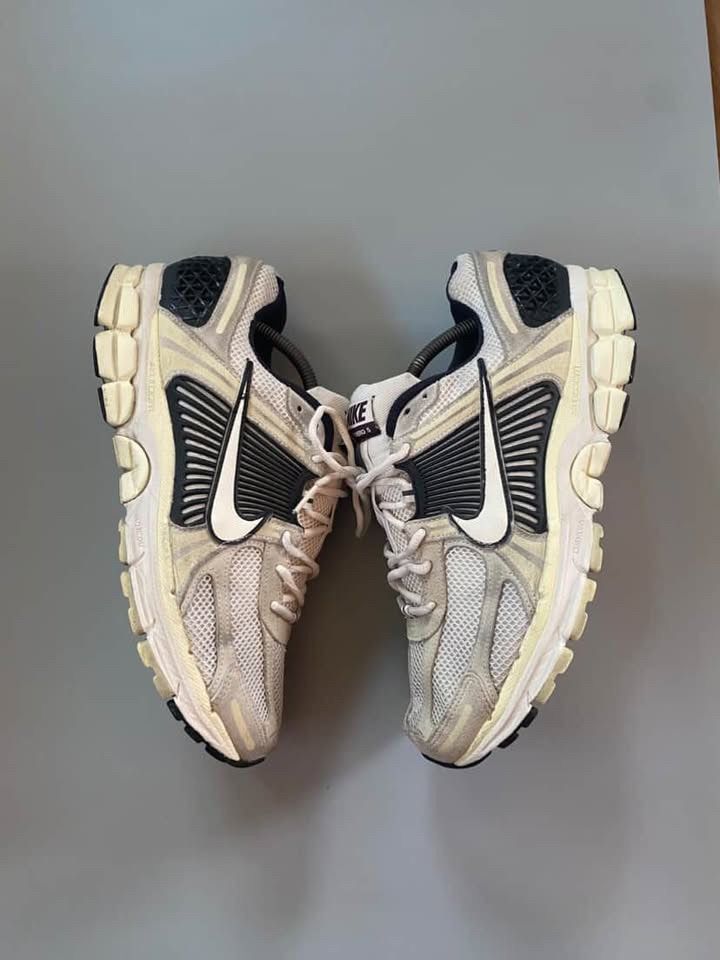 Vomero 5' Alabaster Black (Category: Sneakers) located in Paranaque City. Submitted by adyeong (Listing ID 1464160293, Image 3). Description: .