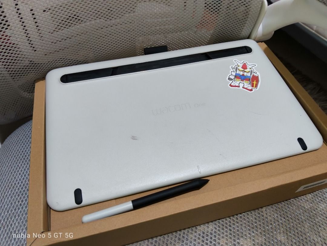 Wacom One HD Creative Pen Display / Drawing Tablet (Category: Laptops & Notebooks) located in Manila. Submitted by joshiscool95141 (Listing ID 1464224937, Image 2). Description: Selling my Wacom tablet Used a lot back in the day and still works well now, screens a bit messy but can be cleaned, and the pen is also functional and smooth. RFS: I want to upgrade and change my drawing tablet 👜Contents of the tablet: -Wacom One Tablet 13 inch -Origina