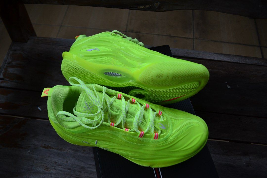 WADE 808 5 ULTRA V2 (Category: Sneakers) located in Quezon City. Submitted by christopherkirk (Listing ID 1464235743, Image 1). Description: Size 9.5m Used 3x 8500 “Energy” Qc area .