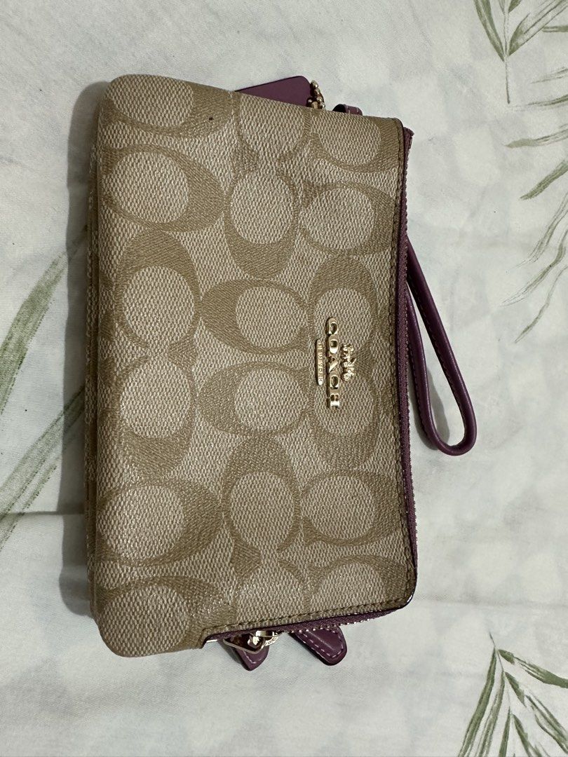 Wallet (coach and fossil) (Category: Purses & Pouches) located in Quezon City. Submitted by sheen_pagayon (Listing ID 1464205617, Image 1). Description: Pm for prices. All brand new and authentic Thankyou!.