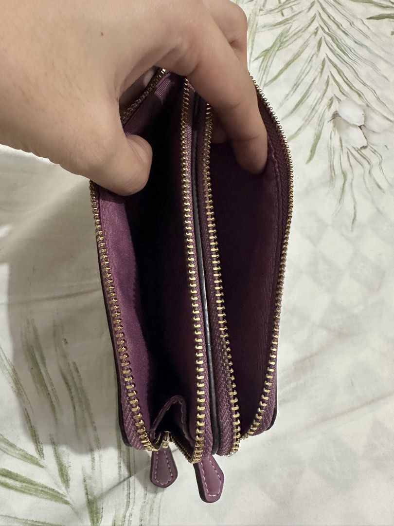 Wallet (coach and fossil) (Category: Purses & Pouches) located in Quezon City. Submitted by sheen_pagayon (Listing ID 1464205617, Image 3). Description: Pm for prices. All brand new and authentic Thankyou!.