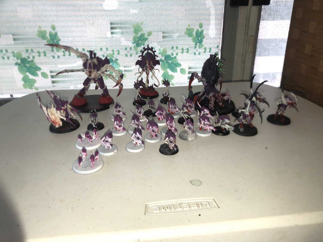 Warhammer 40k Tyranid Army - Painted Miniatures (Category: Figurines & Statues) located in Manila. Submitted by raregem_7e3c9c (Listing ID 1464295510, Image 2). Description: Painted not so good Tyranids army the neurotyrant and screamer kill is resin recast btw but the rest are real ₱1100 19 termagaunts and ripper swarm(idk where the one went) ₱700 physcophage ₱500 winged Tyranids prime ₱500 3 con Ryan leapers ₱400 neurotyrant RECAST ₱500 screame