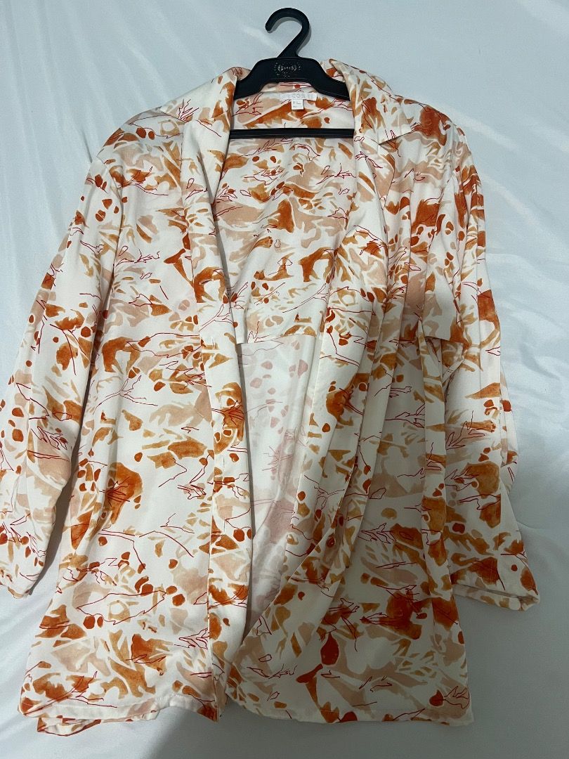 COS Button-Up Long Sleeve Shirt (Category: Longsleeves) located in Cavite. Submitted by classicsale (Listing ID 1464154580, Image 2). Description: COS Buttoned Long sleeve top Worn once Brand: COS Size: Small Selling for: Php 780 only + Shipping Fee.