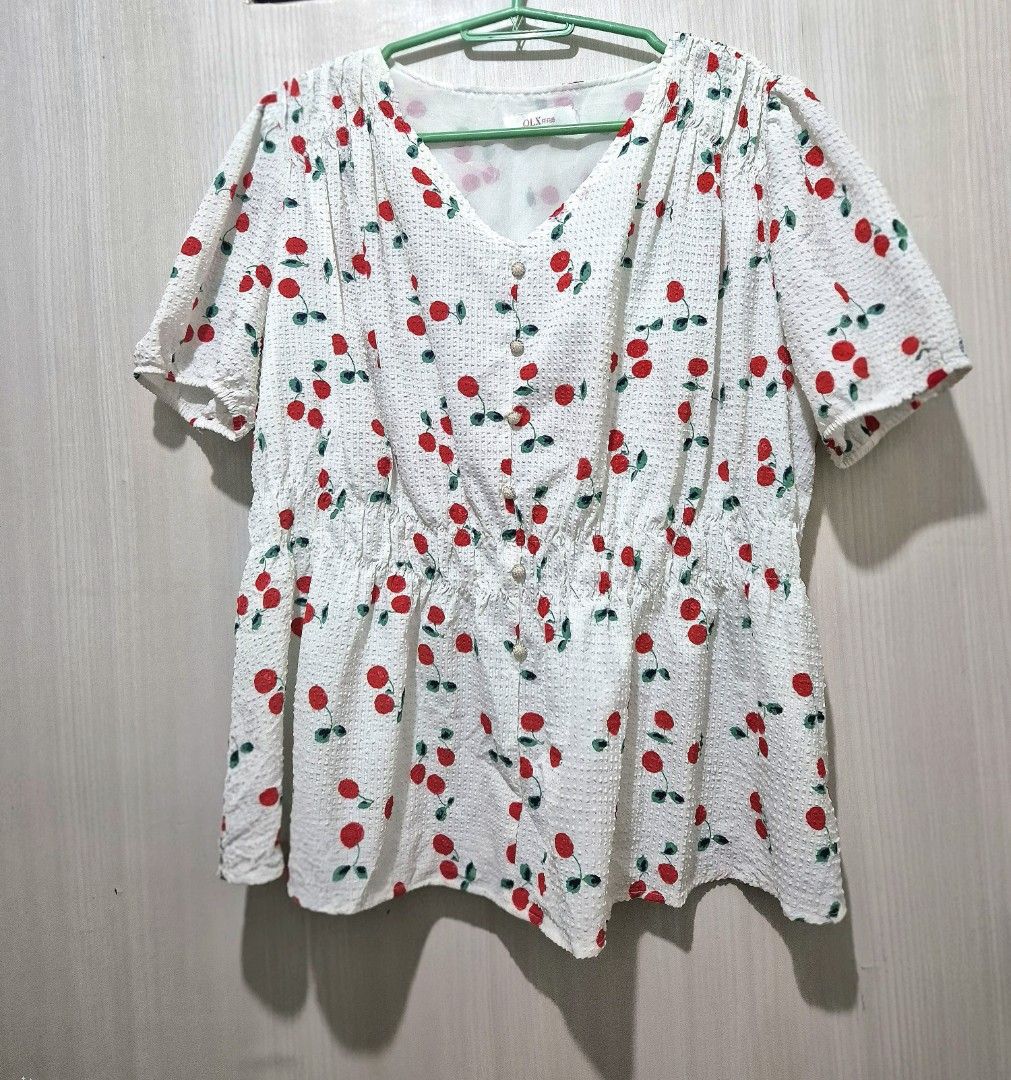 White Cherry Print Textured Puff Sleeve Top (Category: Blouses) located in San Mateo. Submitted by sellbypelle (Listing ID 1464251142, Image 2). Description: Thifted🌸 Brand: QLX W: 22-23 inch (44-46 bust) L : 26 inch Issue : None 📍 Location: Rizal 📦 + sf via J&T only ⏳ No rush shipping 💡 Actual color may vary slightly due to lighting and screen settings..