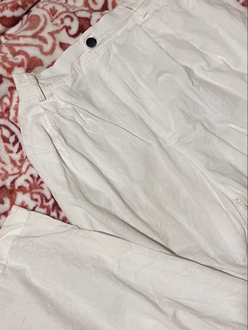 White pants (Category: Other Bottoms) located in Antipolo. Submitted by ally.sells (Listing ID 1464278945, Image 3). Description: -thin material mop:gcash (sf should be shouldered by the buyer ❤️) RFS: tambak -dm for inquiries!.