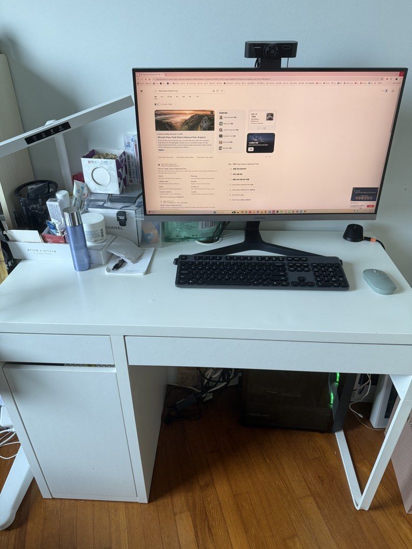 White Study table (Category: Tables & Sets) located in Singapore. Submitted by sunkingsg (Listing ID 1464243998, Image 1). Description: Condition 8.5/10 Self collection .