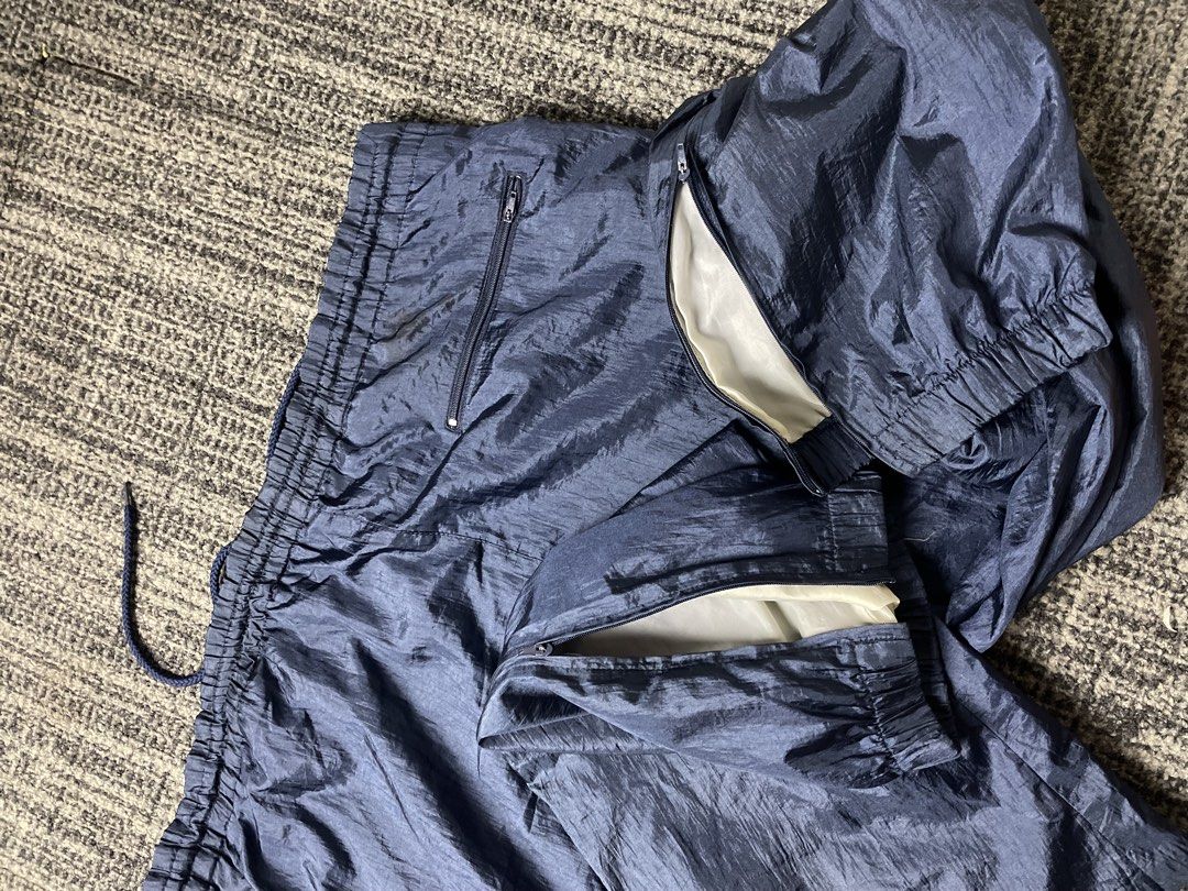 Wilson Track Pants Anke Zip (Category: Joggers) located in Manila. Submitted by rdtp2 (Listing ID 1464233672, Image 3). Description: size small waistline 40 length 42 hem 6 no flaw good condition 9/10.