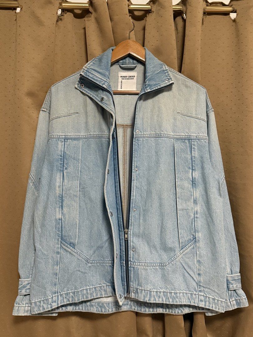 Windy group full zip jacket large (Category: Coats, Jackets and Outerwear) located in Cavite. Submitted by _solidolo (Listing ID 1464259465, Image 2). Description: 28.5 x 23.