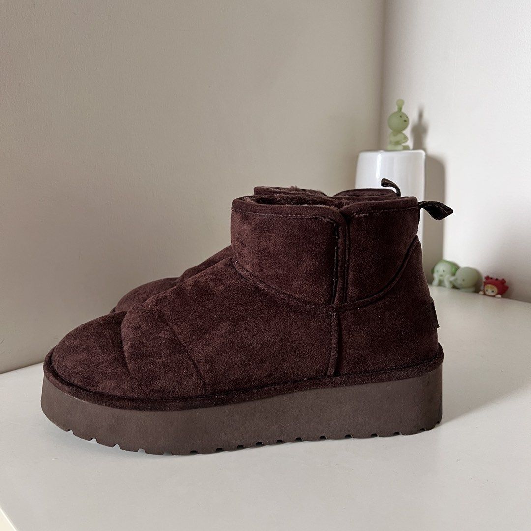 Winter Platform Boots (ABC Select) Brown (Category: Boots) located in Quezon City. Submitted by preloved.shang (Listing ID 1464184975, Image 1). Description: ABC Mart Platt Ultra Mini Winter Boots (Brown) with 5cm platform sole - Brand: ABC Mart / ABC Select - Color: Brown - Size: XL / US 8.5 Women - Bought at ABC Mart in Yokohama, Japan last November 2025 - Original price in-store: ¥6,589 or ₱2,611.85 - Selling for: ₱1700 ONLY - No issues, no fl