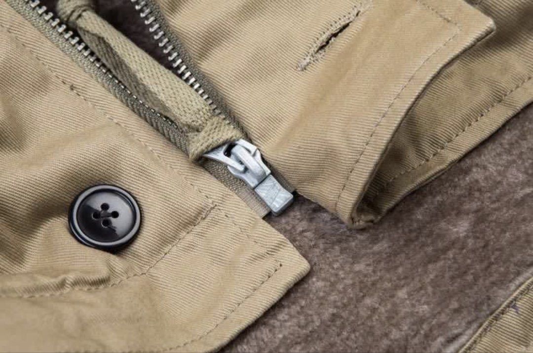 Workware N1 Jacket （分類：外套及戶外衣服）位於 Hong Kong。 由 kkk906 提交（商品編號 1464200089，圖片 5）。簡介： Size 38,呢件 USN 褸係 workware嘅出品，由 WORKWARE 監製。卡其色，內襯毛毛，夠晒暖。前面有鈕扣同拉鏈，領口有毛毛裝飾。男女都著得，好有軍事風格。。