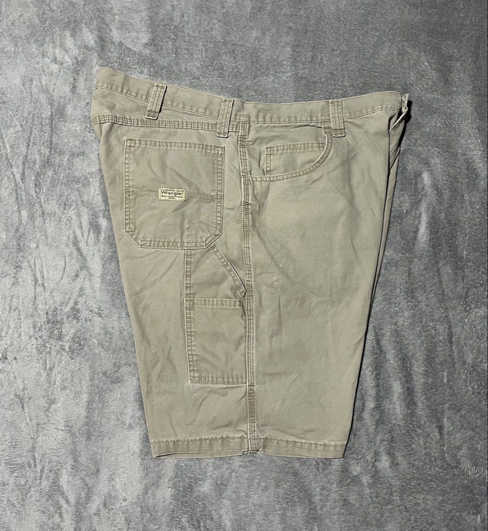 WRANGLER CARPENTER JORTS (Category: Shorts) located in Nabua. Submitted by nopfinds (Listing ID 1464272253, Image 3). Description: WRANGLER CARPENTER JORTS WAIST-40 LENGTH-22 HEM-12.5 MINE FOR🔖₱450+sf EXCELLENT CONDITION COLOR MAY VARY DUE TO LIGHTING NEEDS WASH.