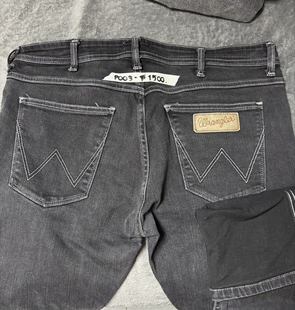 Wrangler Jeans Grey W32 (Category: Jeans) located in Pasig City. Submitted by genyzk (Listing ID 1464176182, Image 1). Description: - Grey Wrangler Jeans - Size: W32 - Classic five-pocket design - Zipper fly - Slightly faded denim for a casual look - Great for everyday wear - Selling because it's no longer needed.