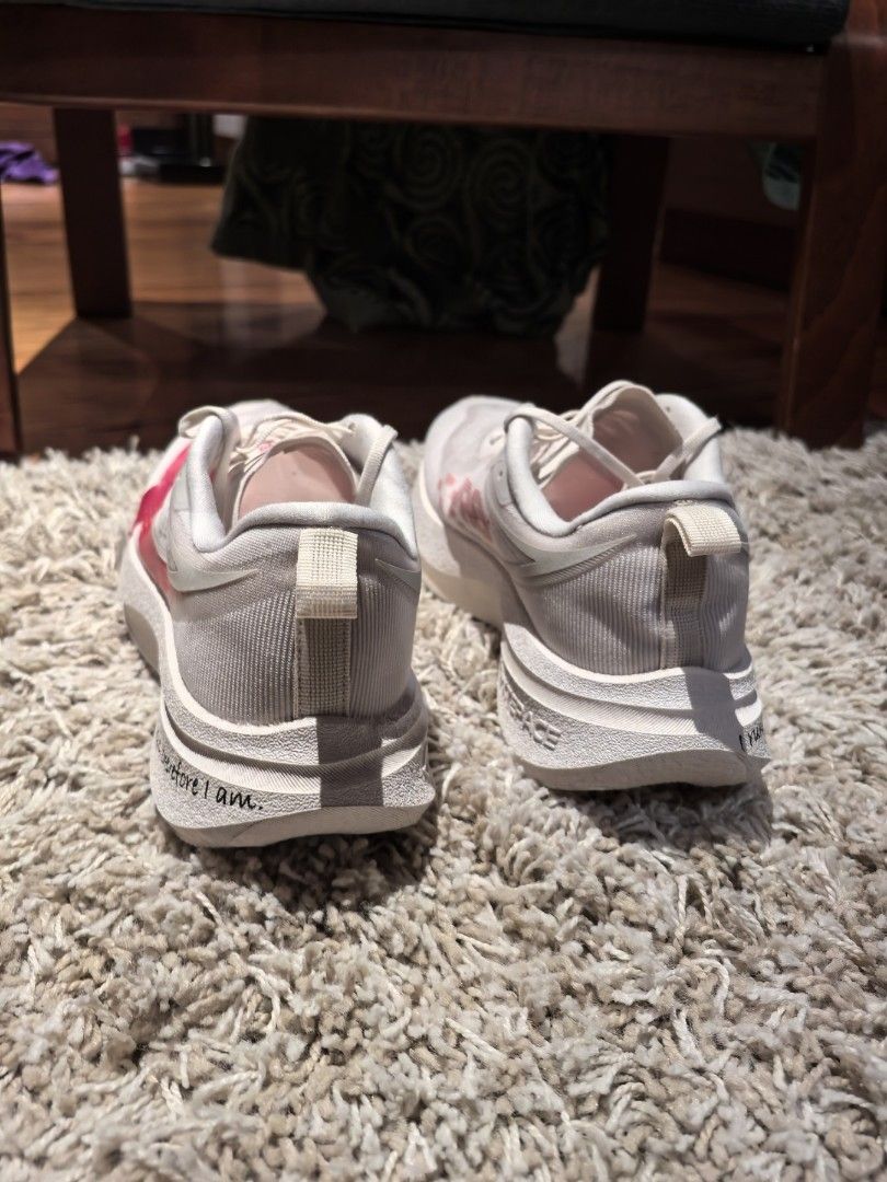 XTEP 2000km 5.0 Pro (Category: Sneakers) located in Paranaque City. Submitted by mpx2023 (Listing ID 1464241210, Image 3). Description: -Off White XTEP running shoes with stylish red accent -Only used a few times on treadmill for testing. - Authentic- Features the inspiring quote "I run, therefore I am." on the side. - Lightweight and breathable mesh upper for maximum comfort. - Designed for optimal performance during runs. - Versatile for both a