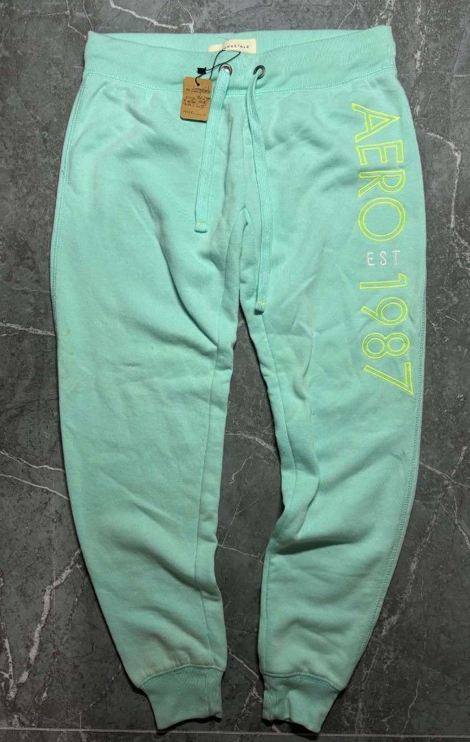 Y2K AERO (Category: Other Bottoms) located in Daraga. Submitted by koko1630 (Listing ID 1464353440, Image 1). Description: Y2K AERO JOGGER SIZE 28-30 GOOD AS NEW.