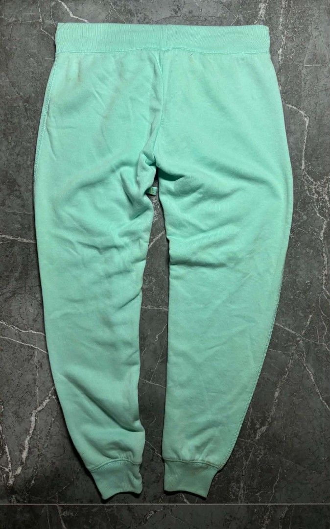 Y2K AERO (Category: Other Bottoms) located in Daraga. Submitted by koko1630 (Listing ID 1464353440, Image 2). Description: Y2K AERO JOGGER SIZE 28-30 GOOD AS NEW.