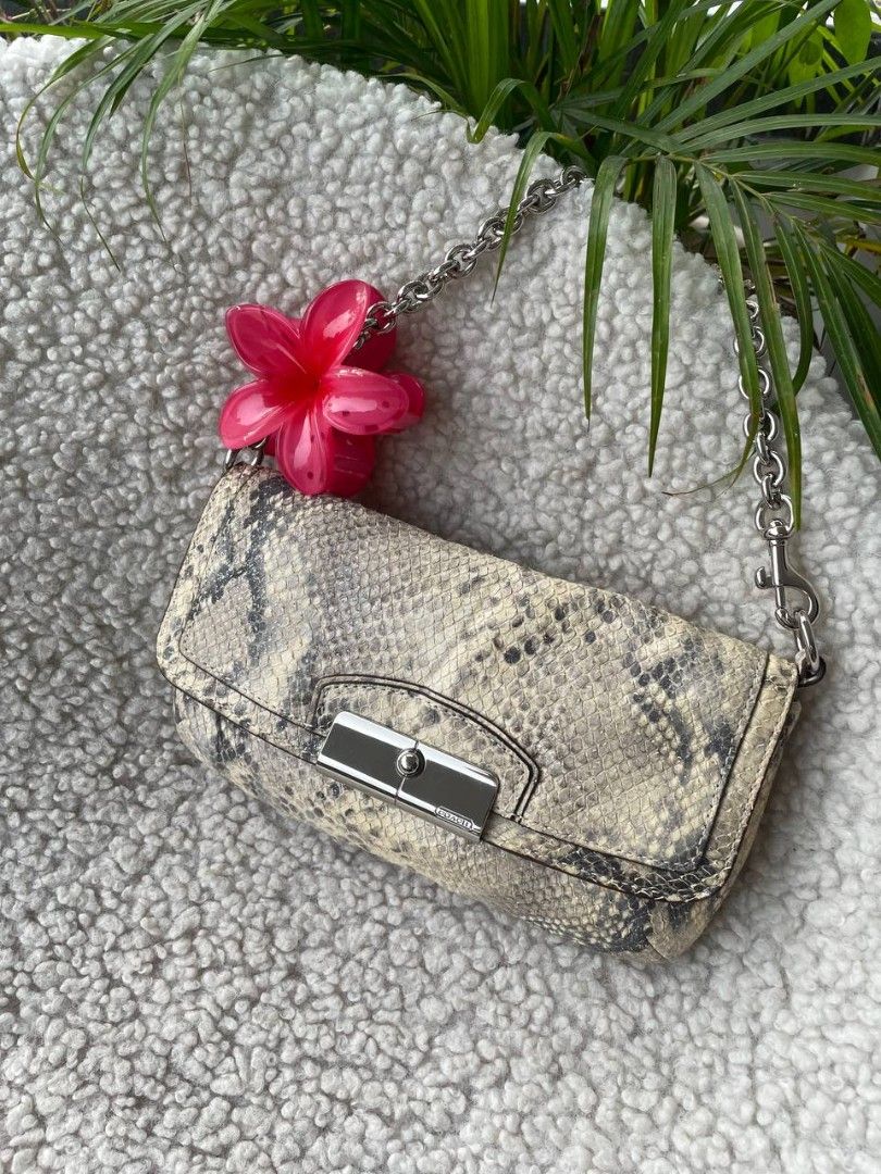 y2k Coach Kristin Python - Embossed Mini Purse (Category: Purses & Pouches) located in Bulacan. Submitted by bagzandboujee_ (Listing ID 1464205953, Image 1). Description: y2k Coach Kristin Python - Embossed Mini Purse ʀᴀɴᴋ ᴀʙ ᴘʜᴘ ♥︎ 2,500 ♥︎ ᴀʟʟ ꜱᴀʟᴇꜱ ᴀʀᴇ ꜰɪɴᴀʟ ᴋɪɴᴅʟʏ ʀᴇᴠɪᴇᴡ ᴀʟʟ ᴘʜᴏᴛᴏꜱ & ᴅᴇꜱᴄʀɪᴘᴛɪᴏɴ ʙᴇꜰᴏʀᴇ ᴘᴜʀᴄʜᴀꜱɪɴɢ. ᴄʜᴀʀᴍꜱ | ᴀᴄᴄᴇꜱꜱᴏʀʏ | ᴇxᴛᴇɴᴅᴇʀ ɴᴏᴛ ɪɴᴄʟᴜᴅᴇᴅ ꜰᴏʀ ᴅɪꜱᴘʟᴀʏ ᴘʜᴏᴛᴏ ᴘᴜʀᴘᴏꜱᴇꜱ ᴏɴʟʏ.