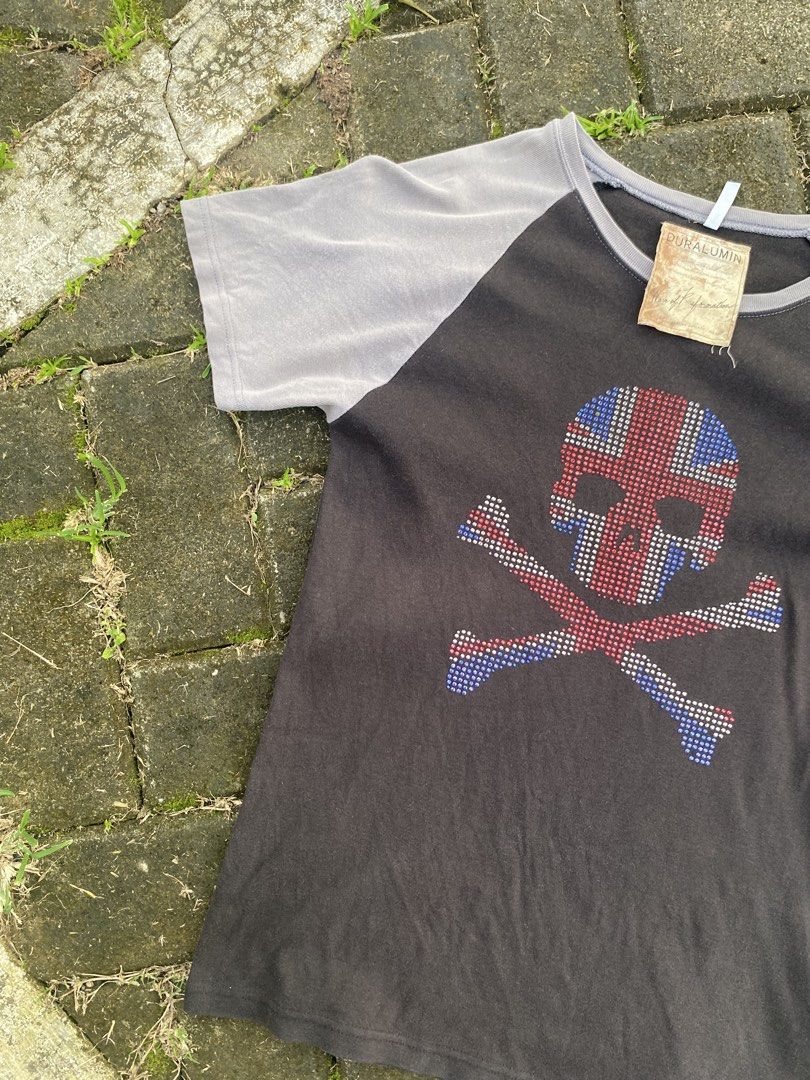 Y2k great britain (Category: Shirts) located in Manila. Submitted by zzztine (Listing ID 1464237011, Image 3). Description: NO ISSUE.
