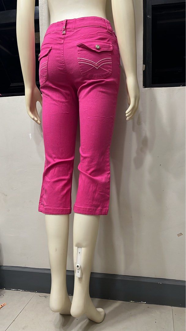 Y2k hot pink capri (Category: Other Bottoms) located in Caloocan City. Submitted by onlyfromthepast (Listing ID 1464277812, Image 2). Description: 9/10 condition Missing bling on button Measurements 13.5x 27 inches Carousell ✅My bio before purchasing tia💕 ✅ All items are fresh from bales, Pls expect dirt,dust or stains.