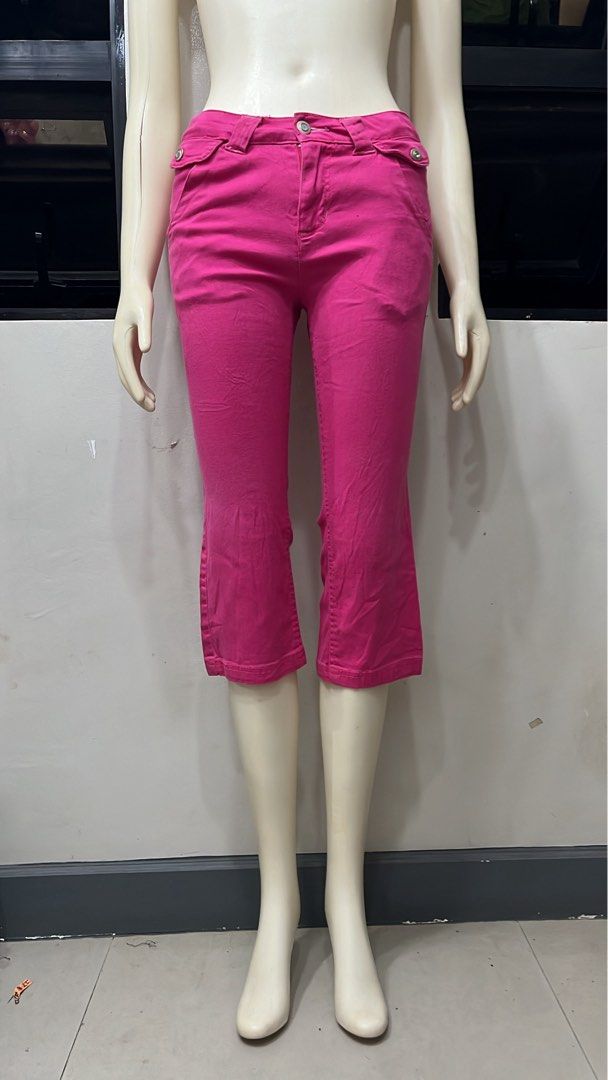 Y2k hot pink capri (Category: Other Bottoms) located in Caloocan City. Submitted by onlyfromthepast (Listing ID 1464277812, Image 1). Description: 9/10 condition Missing bling on button Measurements 13.5x 27 inches Carousell ✅My bio before purchasing tia💕 ✅ All items are fresh from bales, Pls expect dirt,dust or stains.